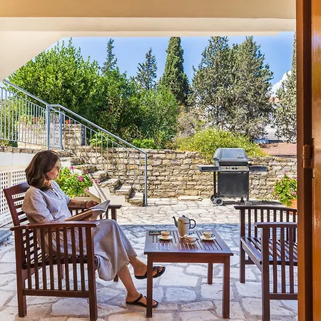 Aunt Maria's Pano Lefkara