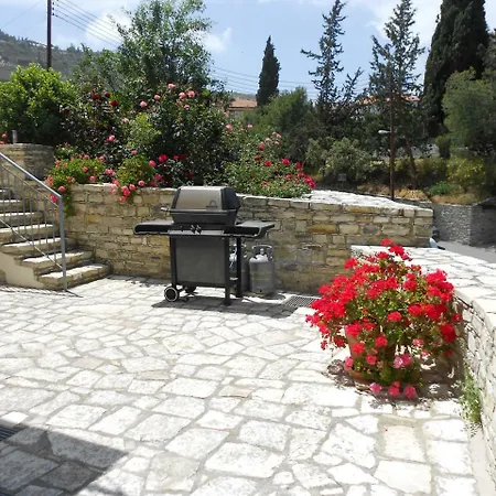 Aunt Maria's Pano Lefkara