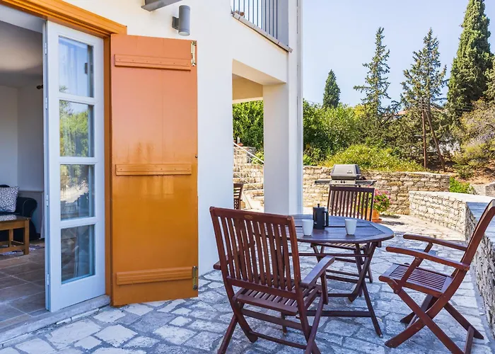 Aunt Maria's Pano Lefkara